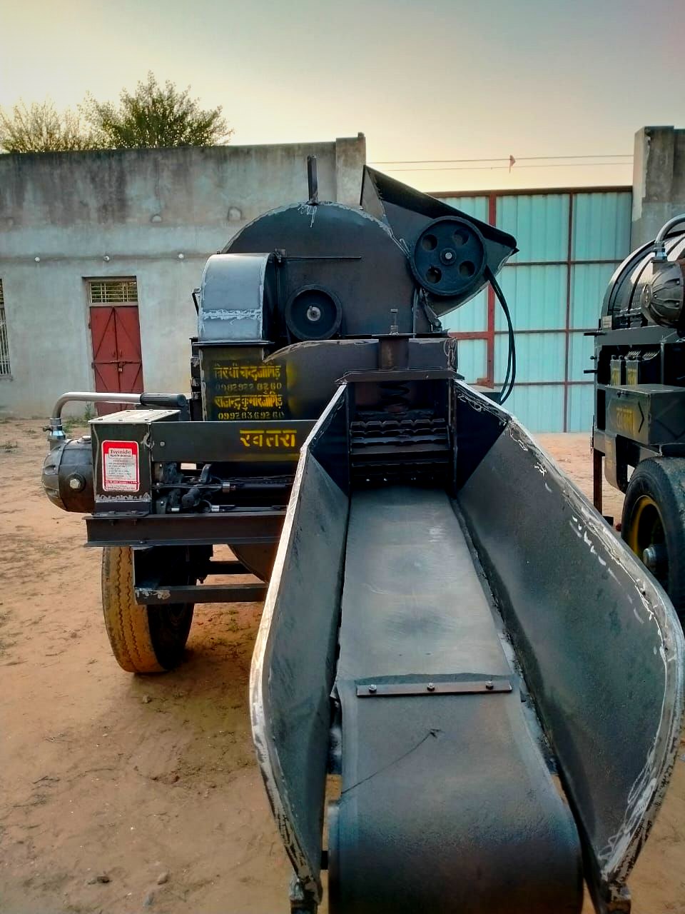 Wood cutting machine