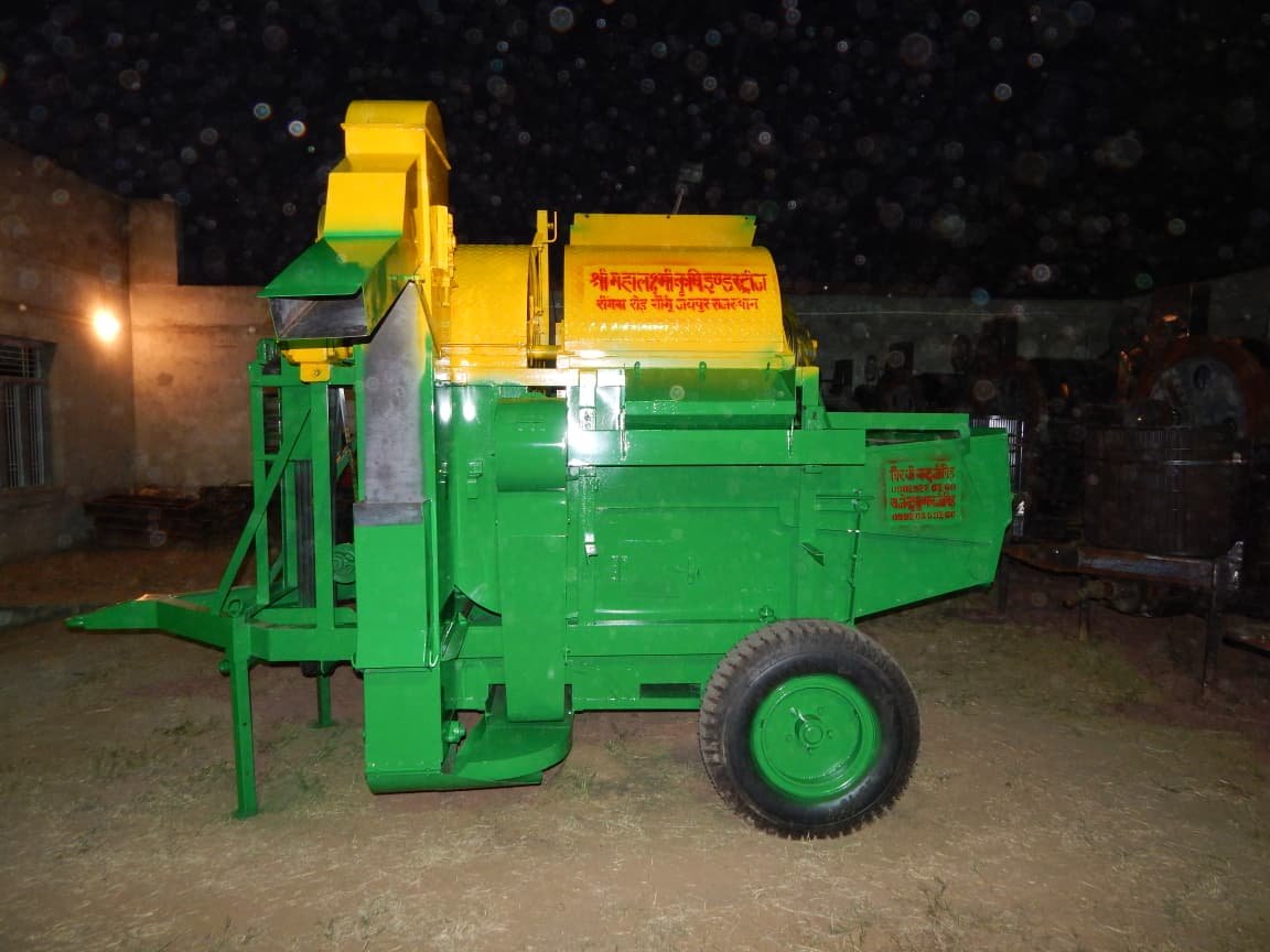 Mungfali nikalne ki machine groundnut decorticator